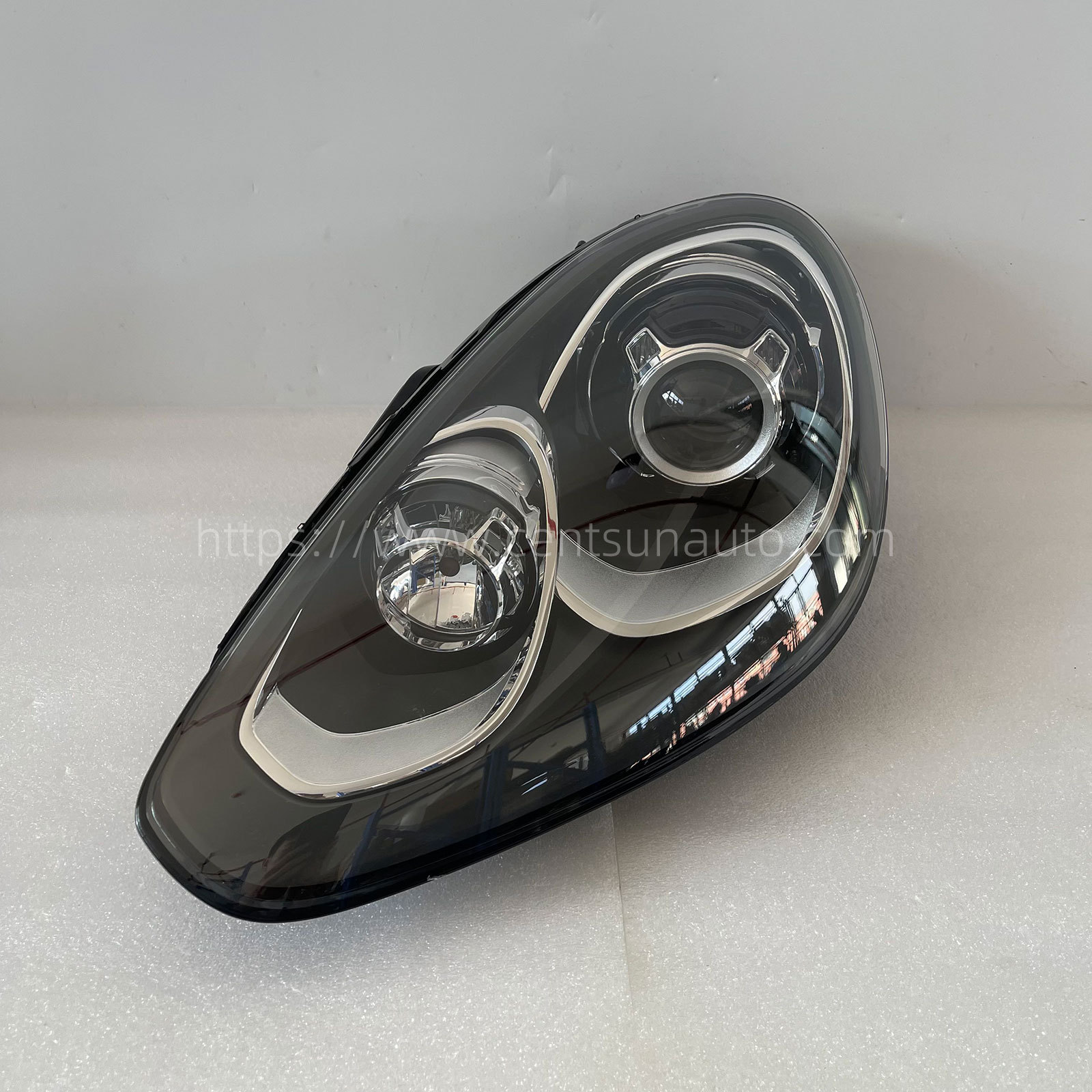 Remanufactured OEM Headlight Assembly for Cayenne - Compatible with 95863117530/95863117630