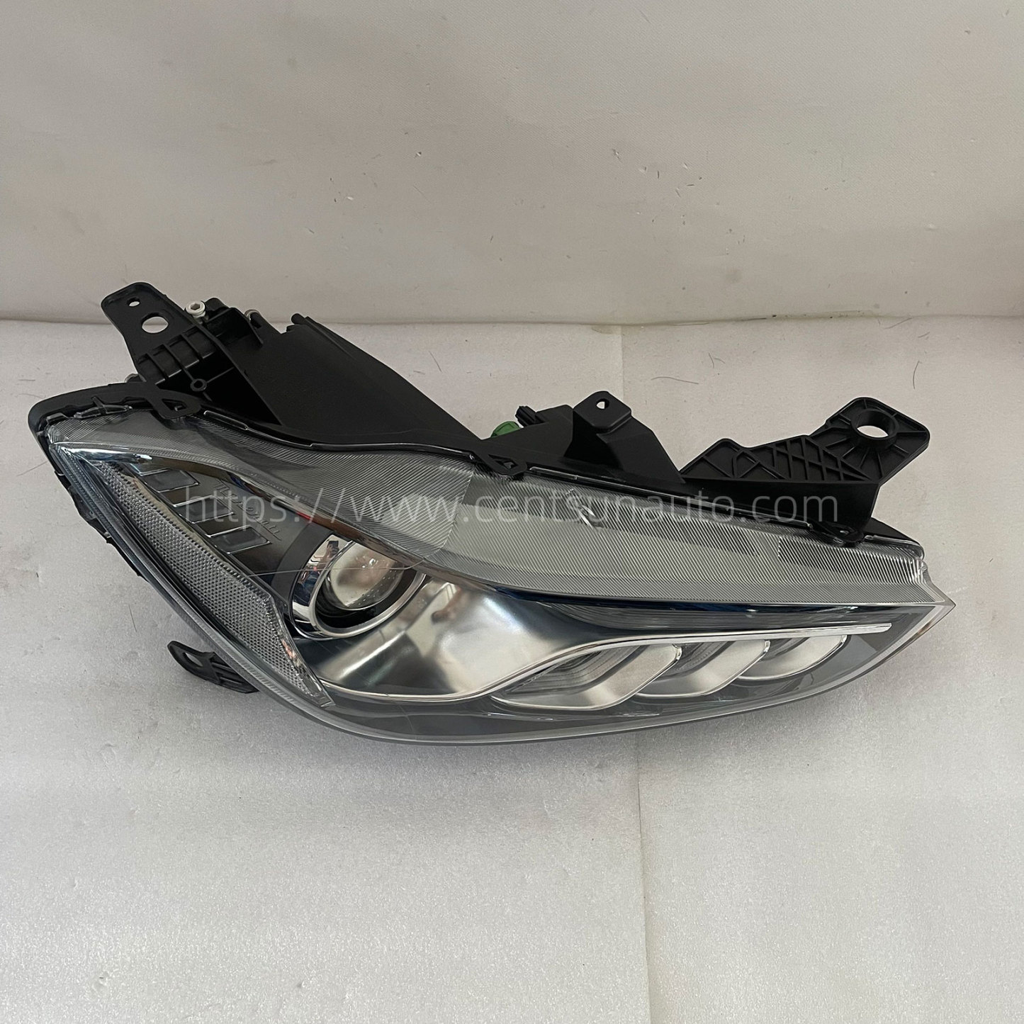Remanufactured OEM Headlight Assembly for Ghibli - Compatible with 670106266/670106273