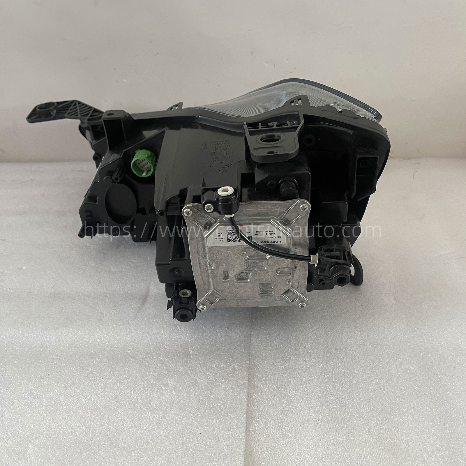 Remanufactured OEM Headlight Assembly for Ghibli - Compatible with 670106266/670106273