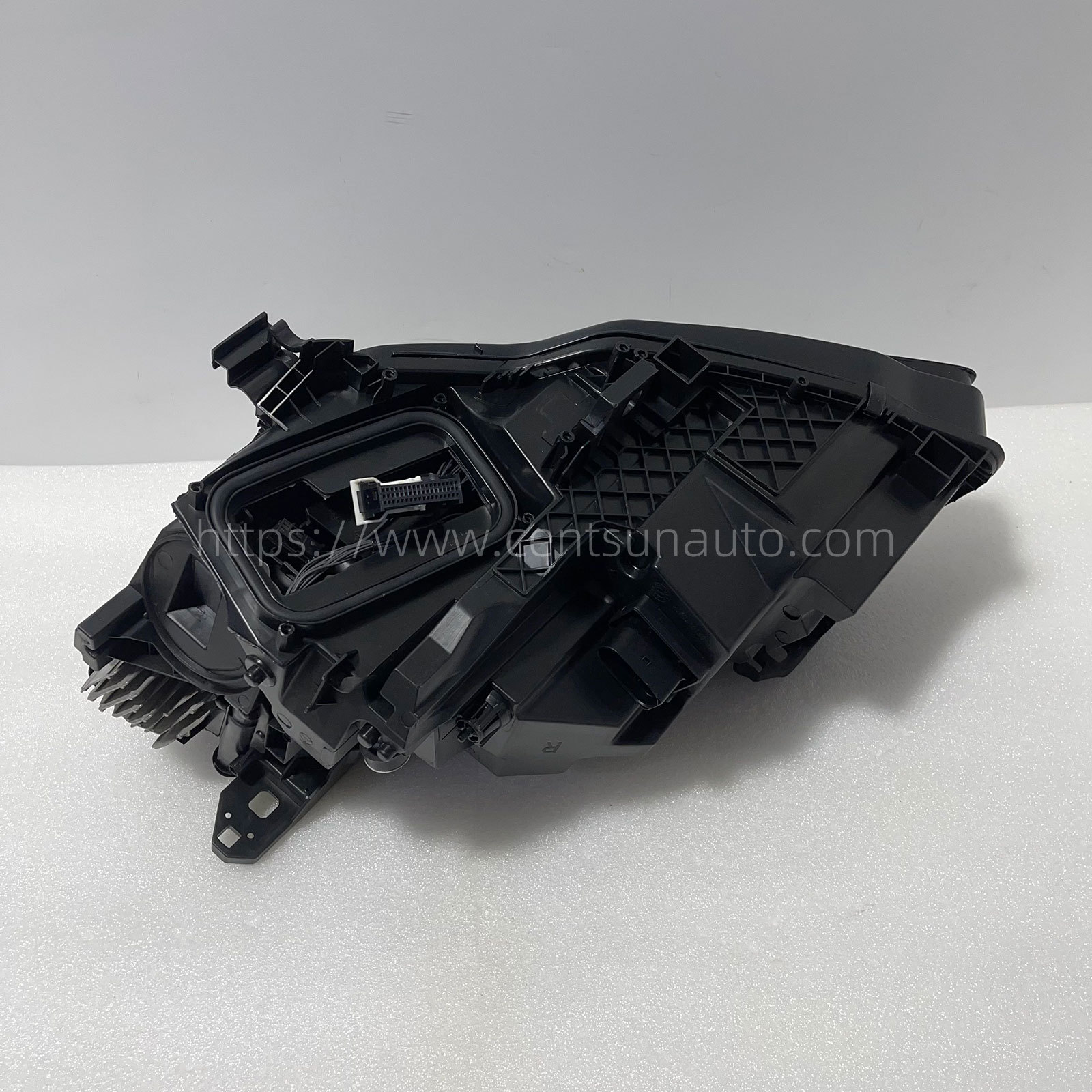 Remanufactured OEM Headlight Assembly for W156 - Compatible with A1569067500/A1569067600