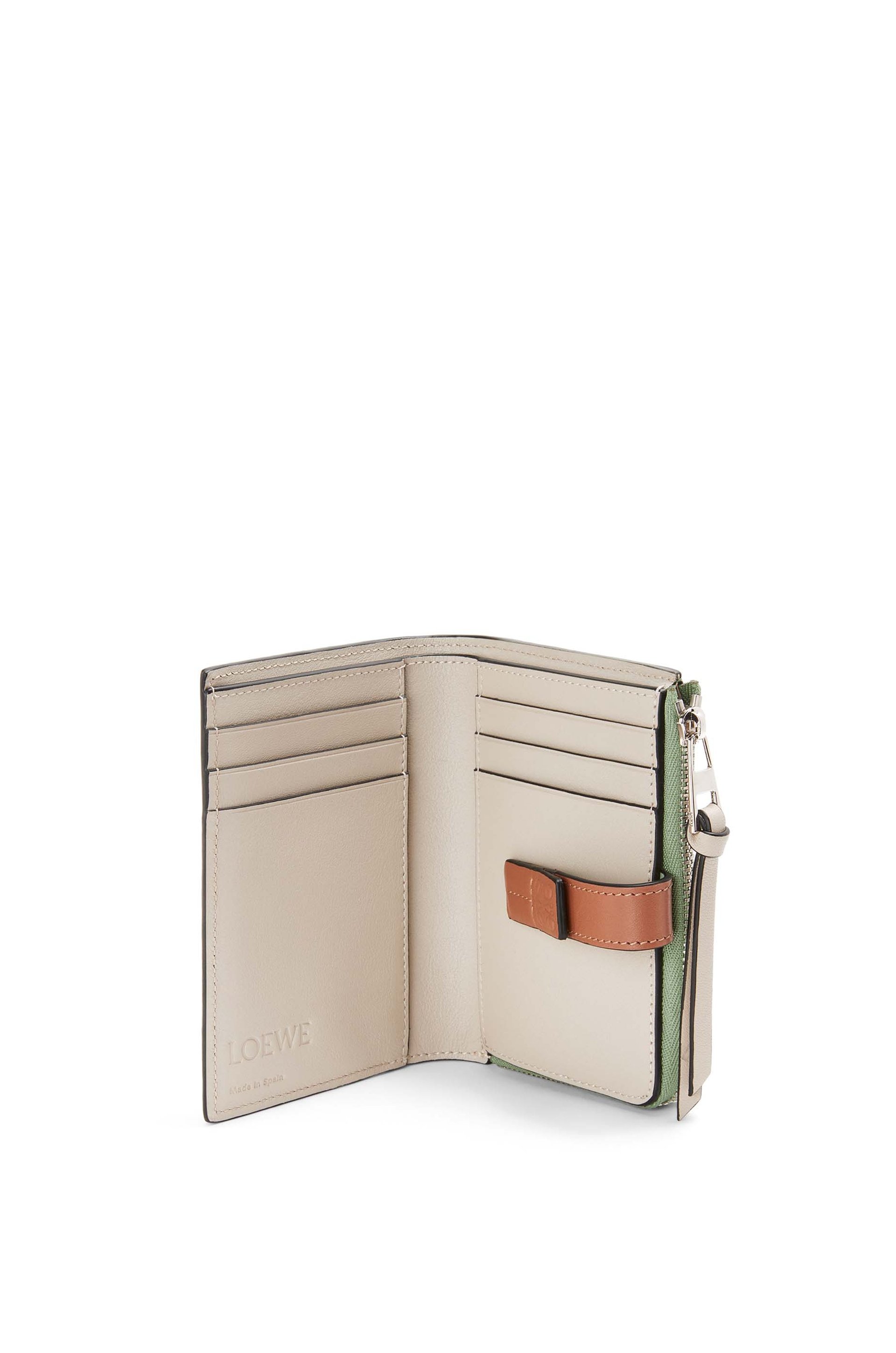 スリムジップ バイフォールド ウォレット（ソフトグレインカーフ）