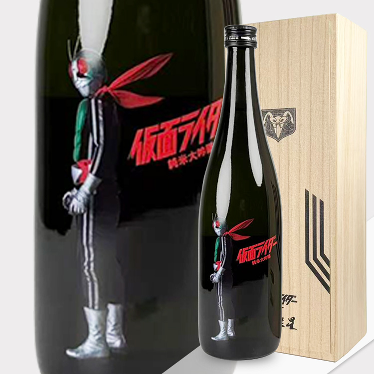 Kamen Raida 1-go x Hakurakusei Junmai Daiginjo 【仮面ライダー1号 x 伯楽星 純米大吟醸】