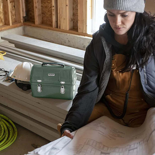 Stanley Classic Lunch Box - 5.5 QT Hammertone Green-Goritta Works Sdn. Bhd. 202501017603 (1619017-X)