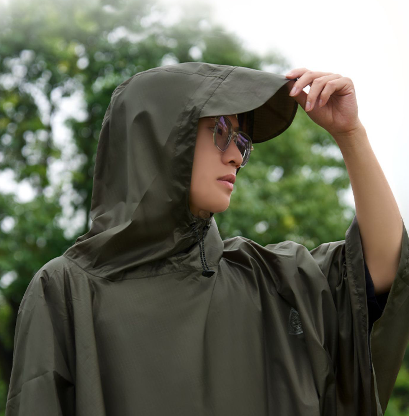 Mobi Garden Ultralight raincoat PONCHO - Green