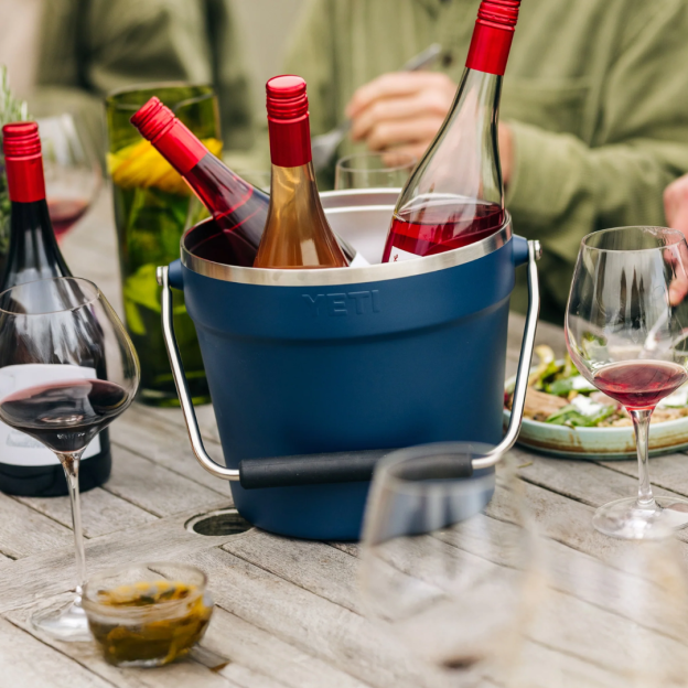 YETI Rambler Beverage Bucket with Lid 7.6L - Cape Taupe