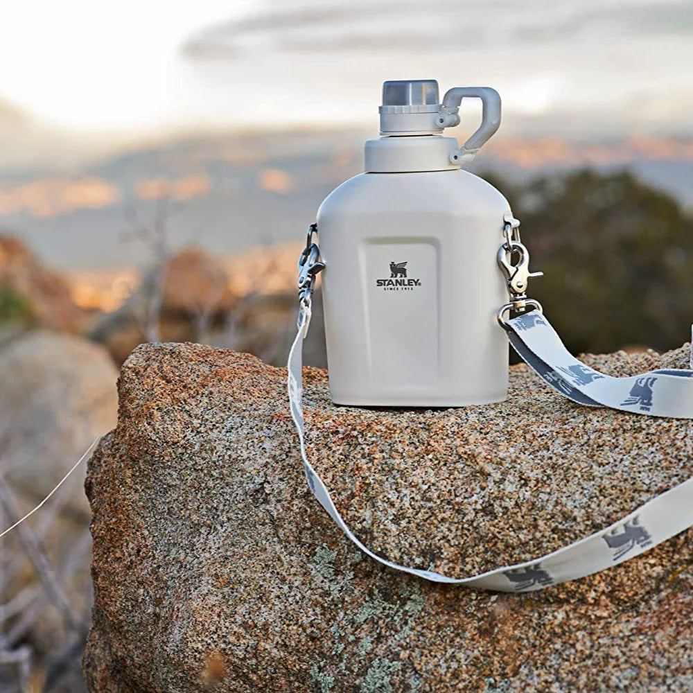 Stanley Classic Steel Canteen 1.1QT - Cream-Goritta Works Sdn. Bhd. 202501017603 (1619017-X)