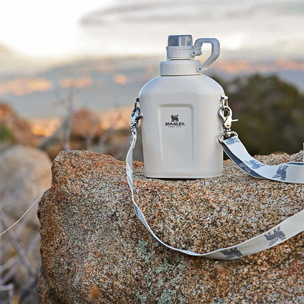 Stanley Classic Steel Canteen 1.1QT - Cream-Goritta Works Sdn. Bhd. 202501017603 (1619017-X)