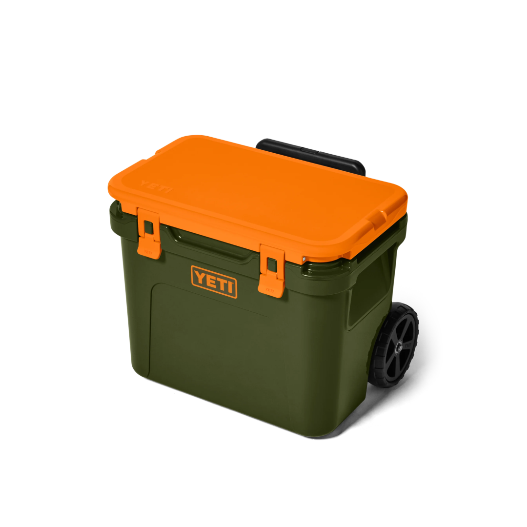 YETI Roadie 32 Wheeled Cooler - Olive/King Orange
