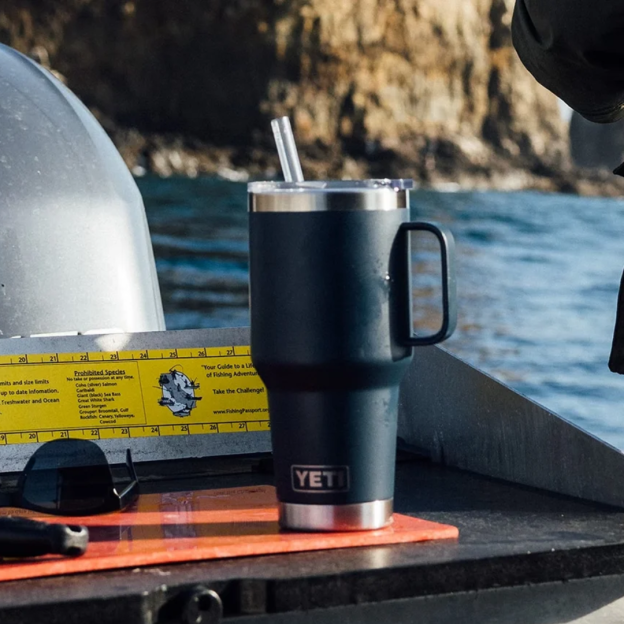 YETI Rambler 35 oz Straw Mug with Straw Lid - Tropical Pink