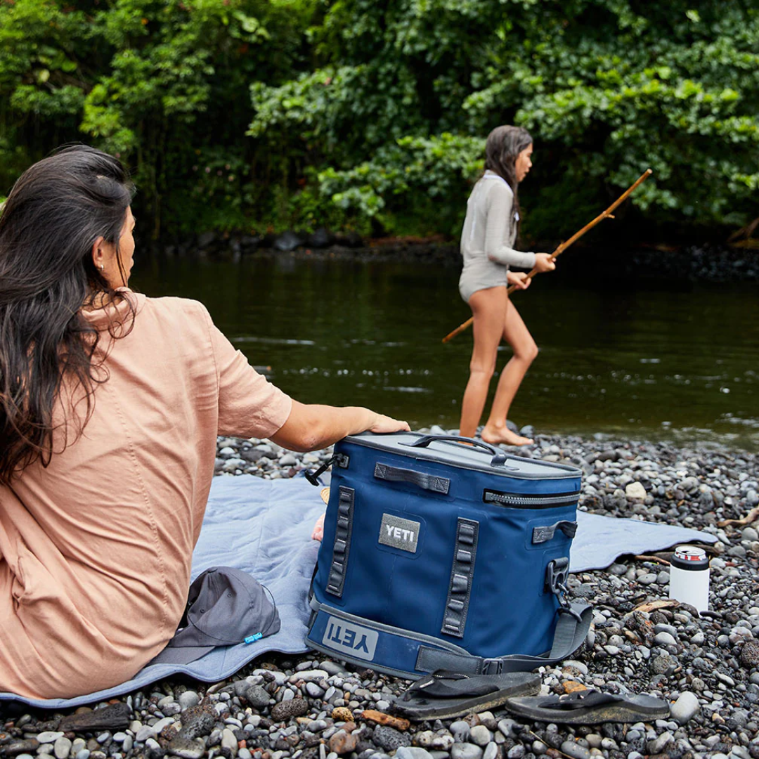 YETI Hopper Flip 12 Soft Cooler - Cape Taupe
