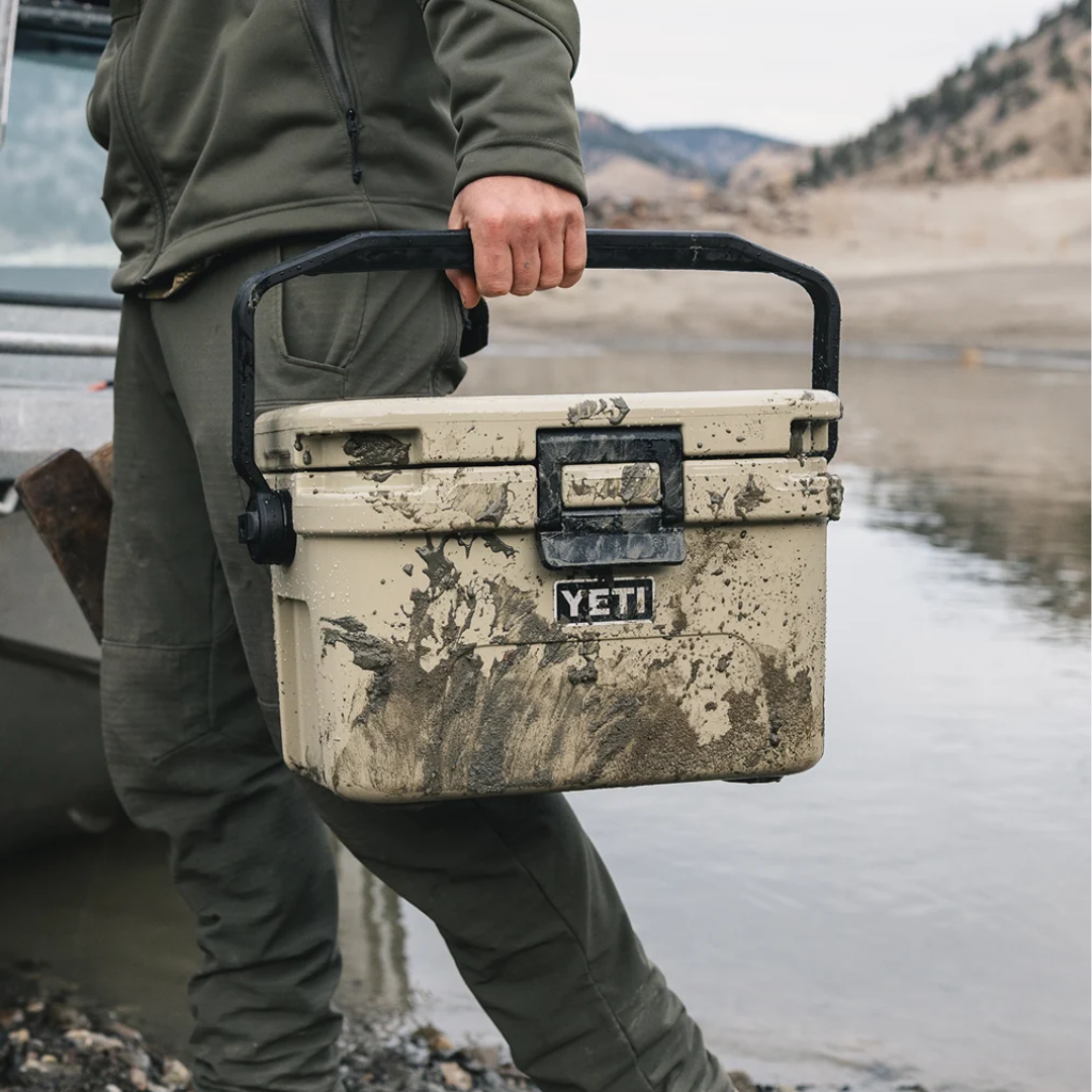 YETI Roadie 8 Hard Cooler - Charcoal