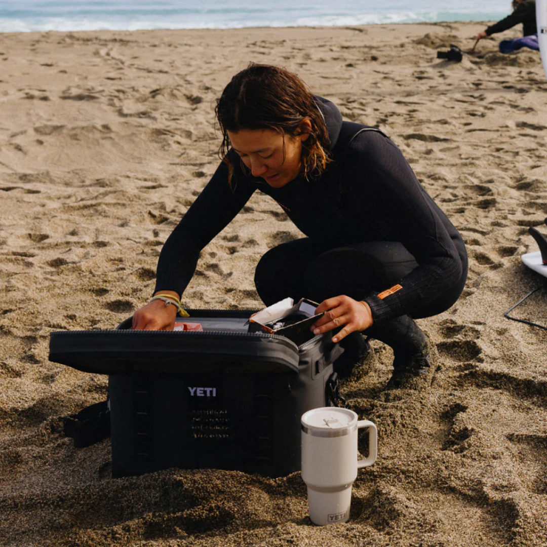 YETI Rambler 30 OZ Travel Straw Mug With Color-Matched Straw Lid - Black