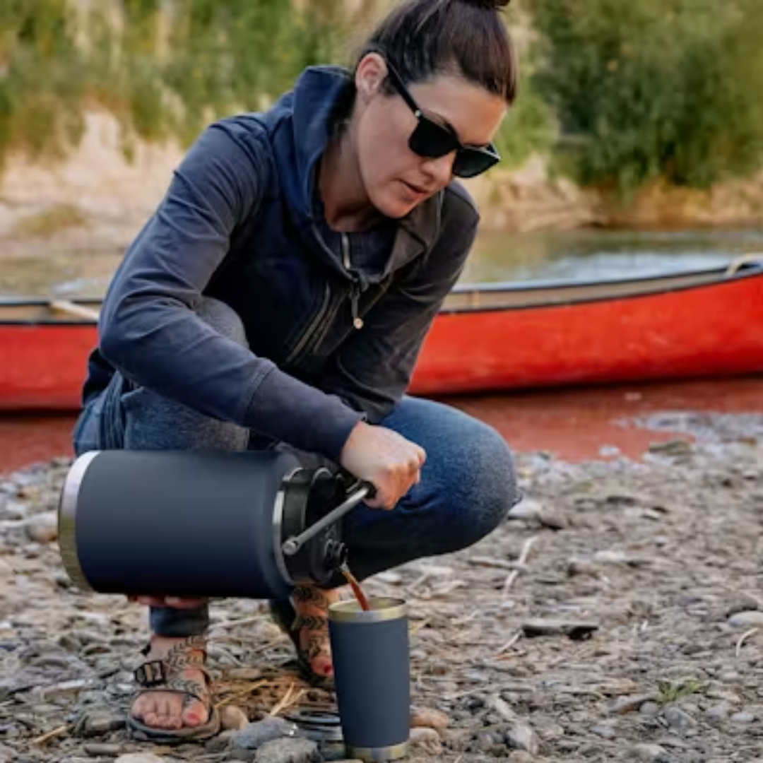 YETI Rambler 20 oz Tumbler - Black