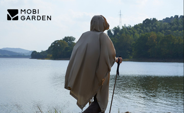 Mobi Garden Ultralight raincoat PONCHO - Green