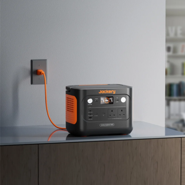 Jackery Explorer 1000 v2 Portable Power Station - 1070Wh, AC 1500W