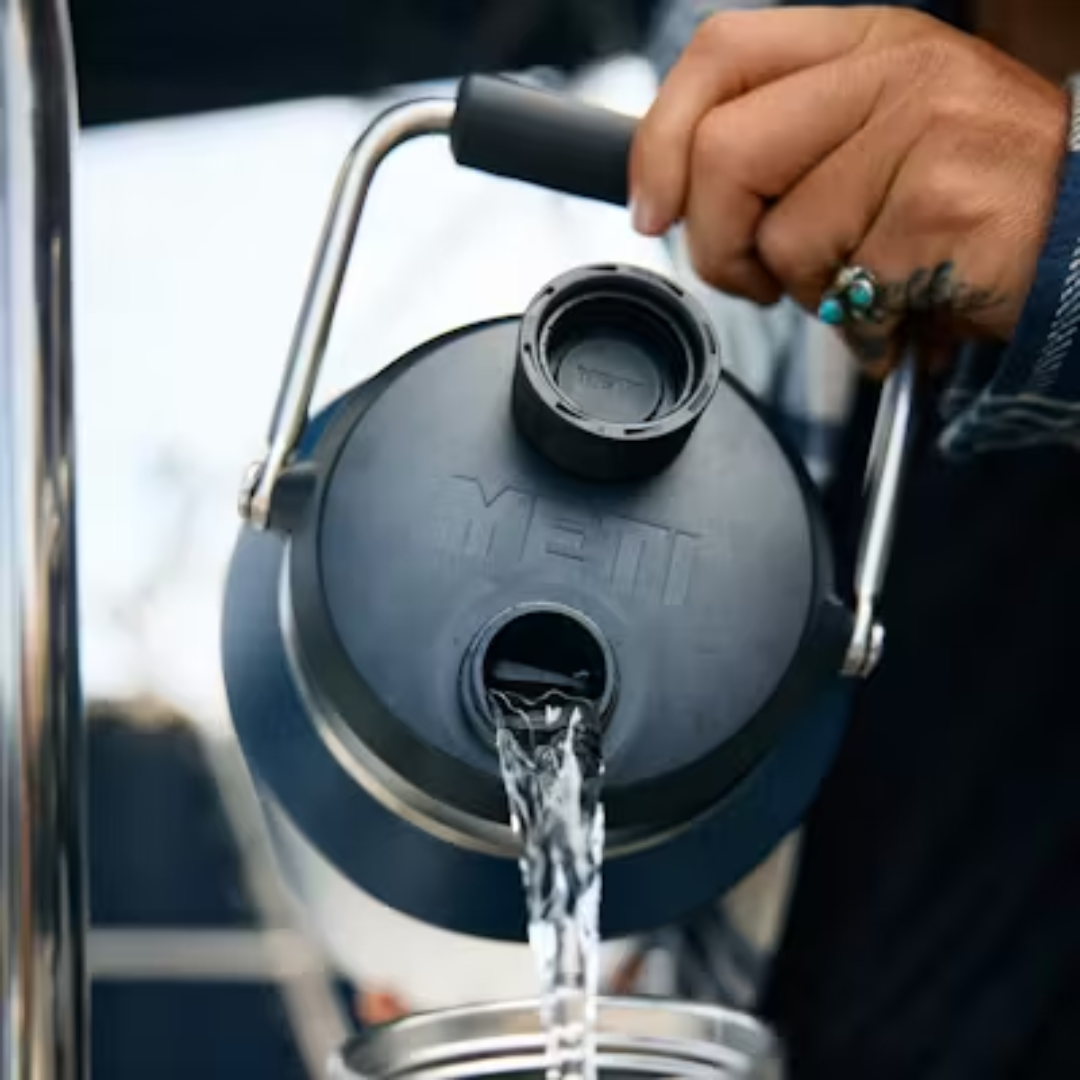 YETI Rambler 1 Gallon Jug 2.0 - Black