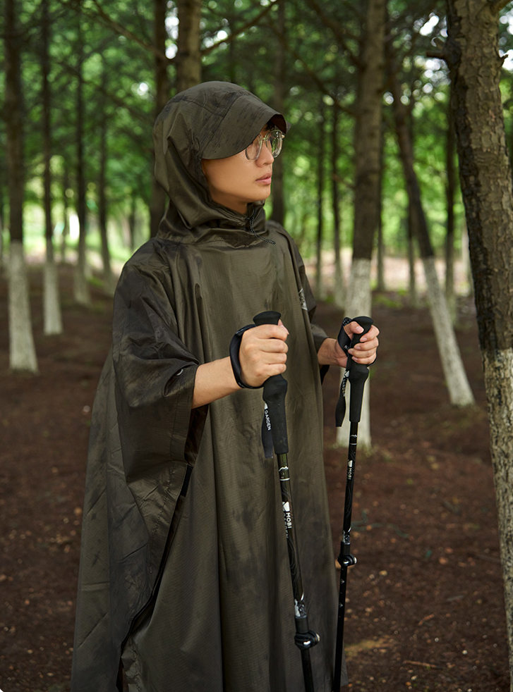 Mobi Garden Ultralight raincoat PONCHO - Green
