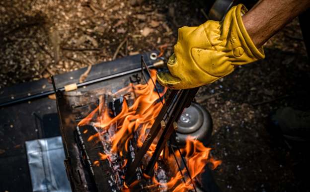 ZEN Camps Adjustable Fire Tongs - Black-Goritta Works Sdn. Bhd. 202501017603 (1619017-X)