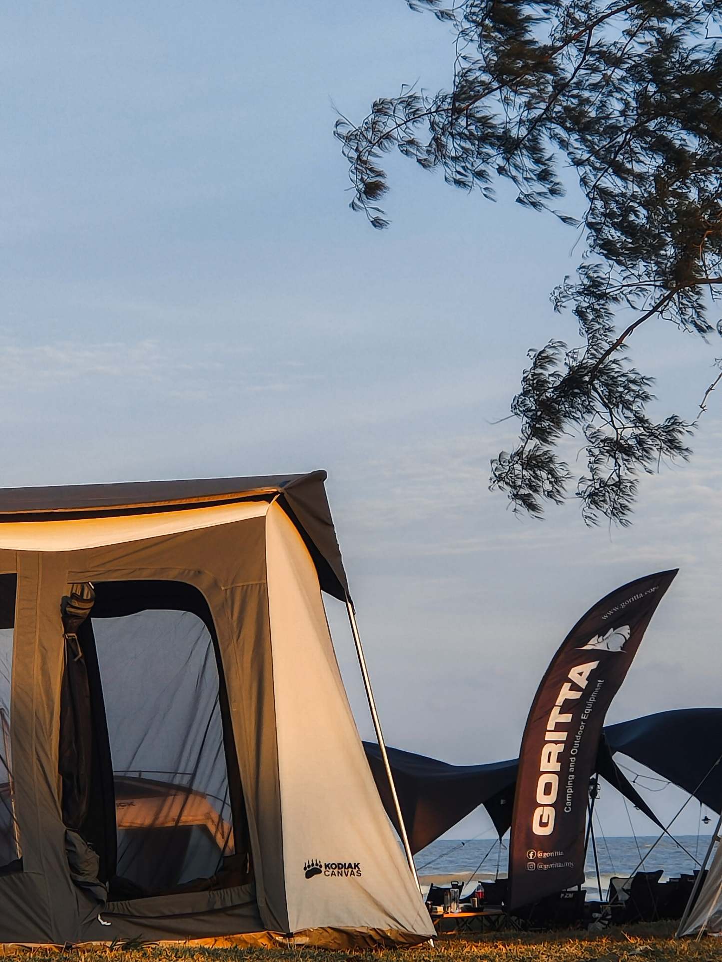 Kodiak Canvas 10 x 10 ft. Flex-Bow VX Canvas 6 person Tent