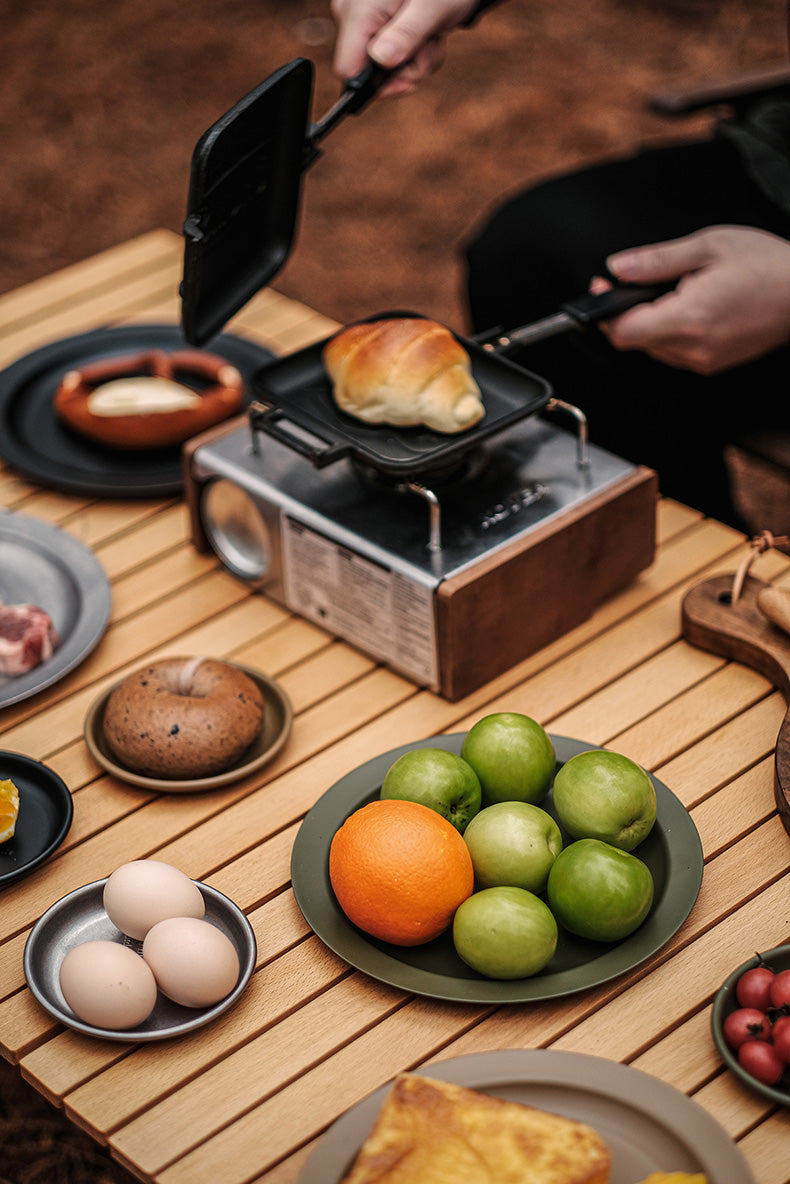 Thous Winds Small Vintage Dinner Plate - Black