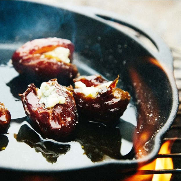 Cooking Outdoor with Barebones 8" Cast Iron Skillet