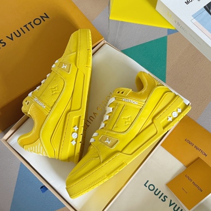 LOUIS VUITTON SKATE シリーズ 23SS の新作トレーナースニーカー（スケートシューズ） カップル用