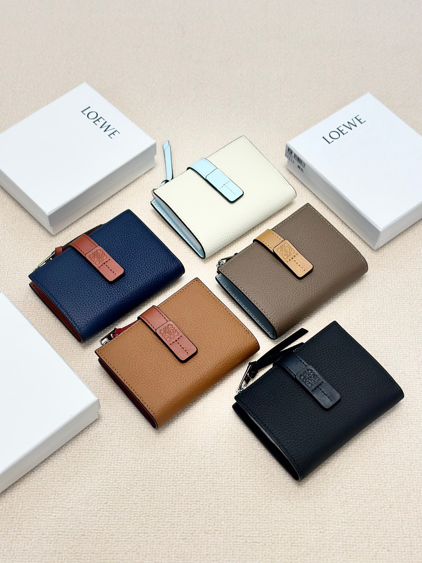 ロエベ「LOEWE」アナグラム コンティネンタル ウォレット 5色