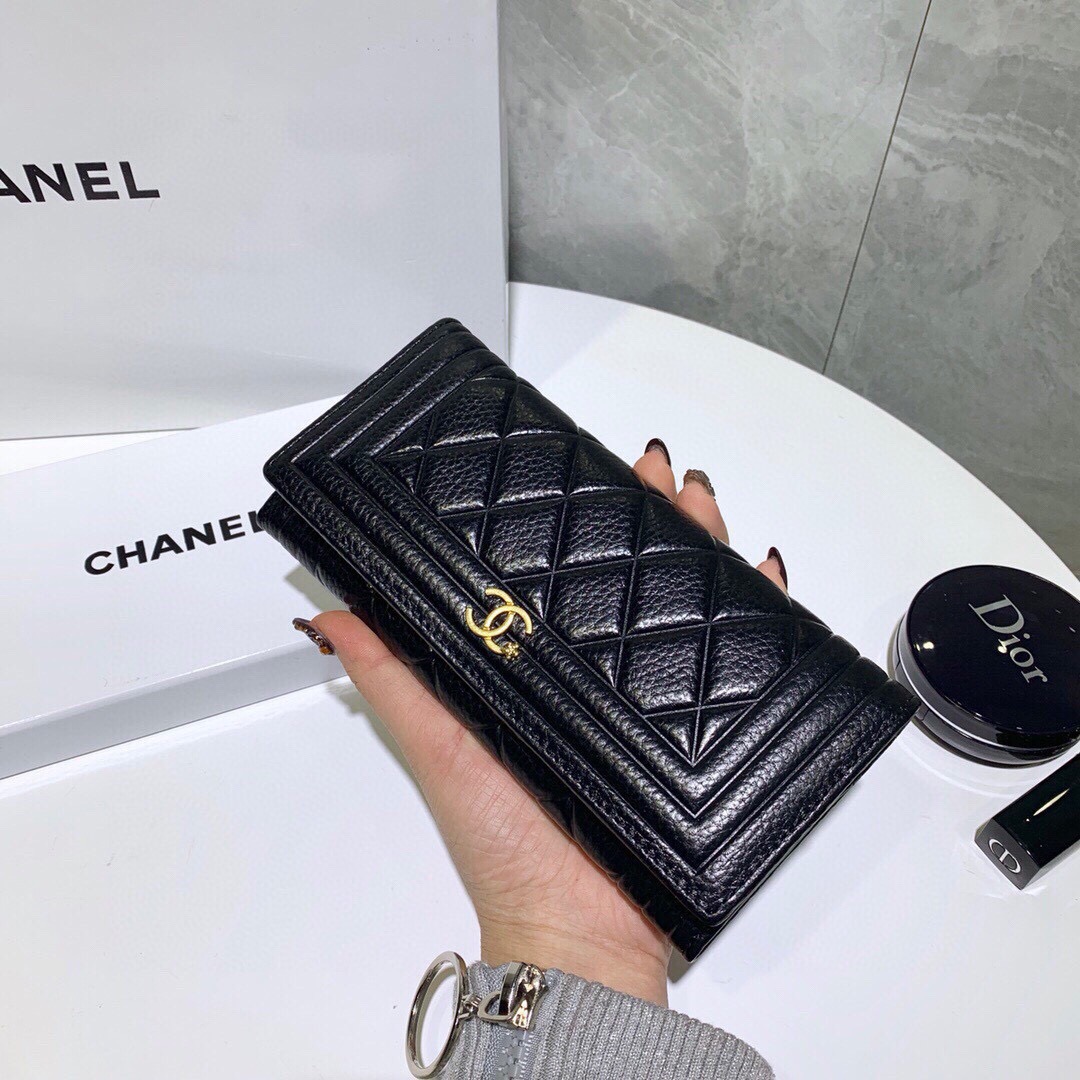 シャネル「Chanel」 ラムスキン フラップ ウォレット 財布