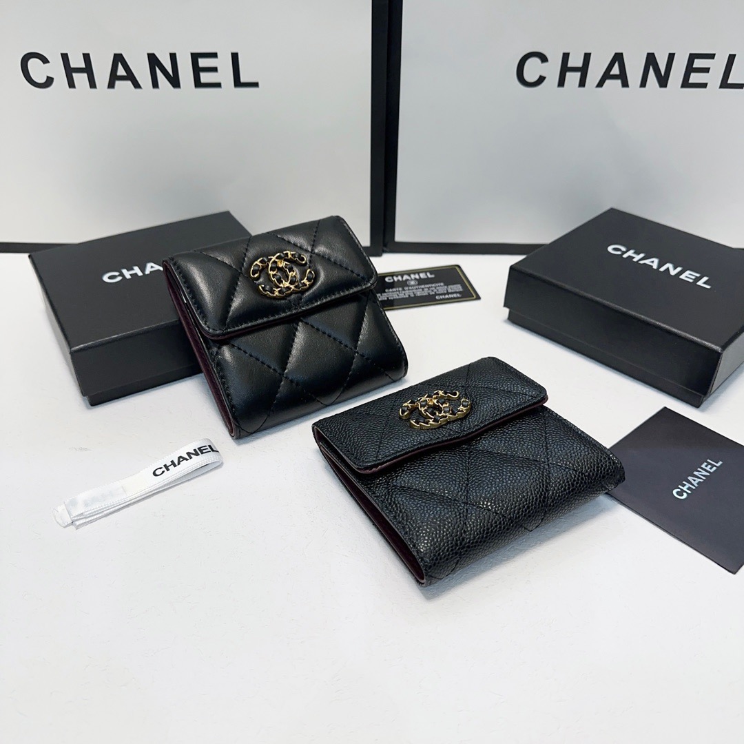 シャネル「Chanel」 ラムスキン フラップ ウォレット 財布