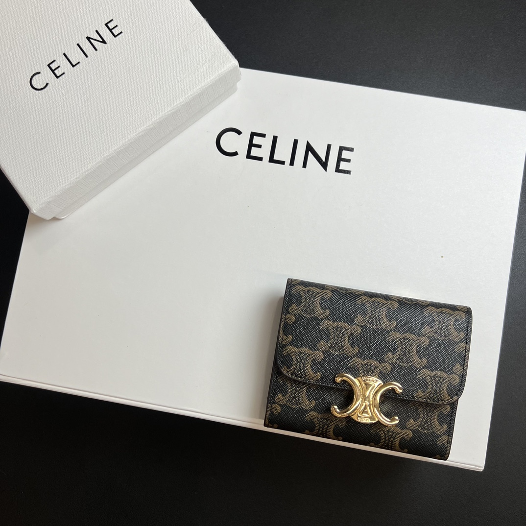 セリーヌ「Celine」スモール フラップウォレット トリオンフ / シャイニーカーフスキン