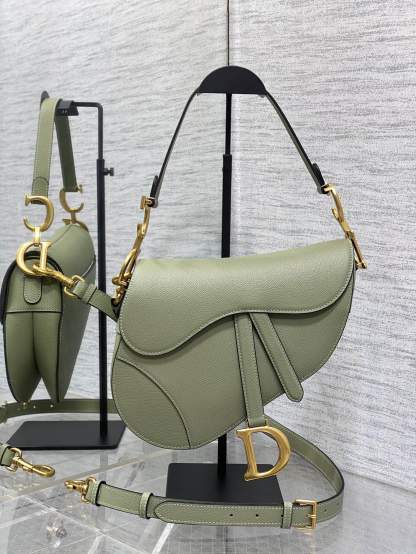 ディオール「Dior」Saddle バッグ グレインドカーフスキン