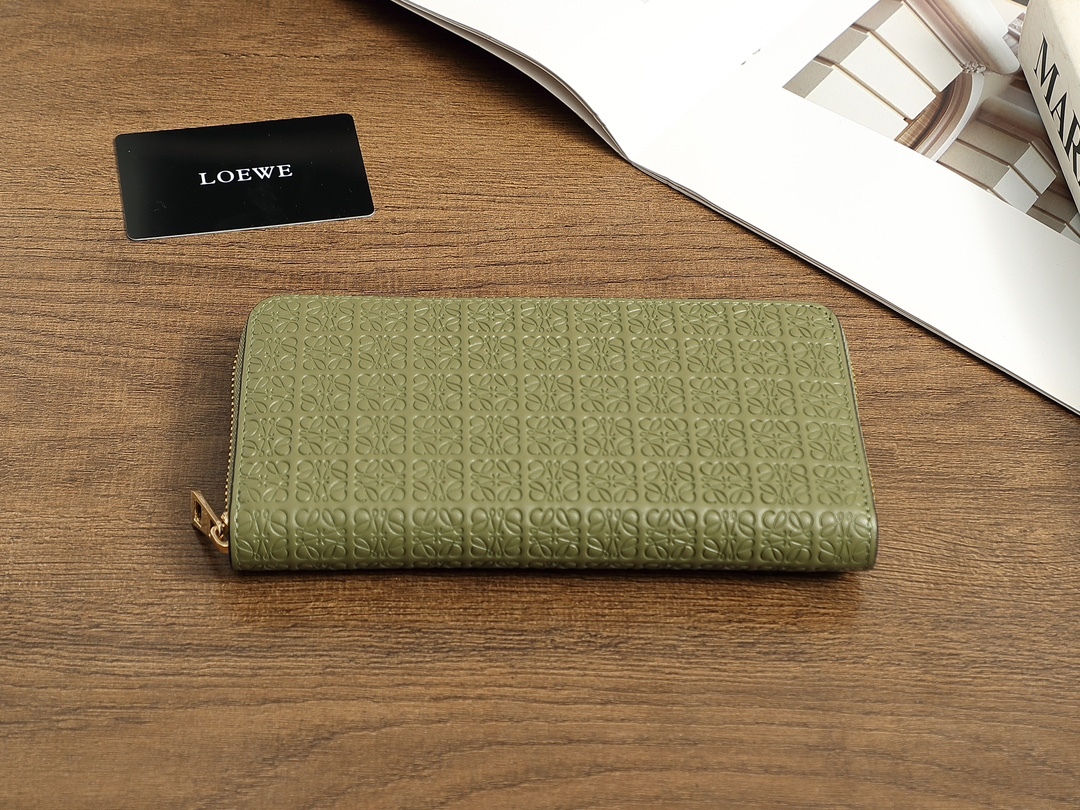 ロエベ「LOEWE」ジッパー付き財布 5色