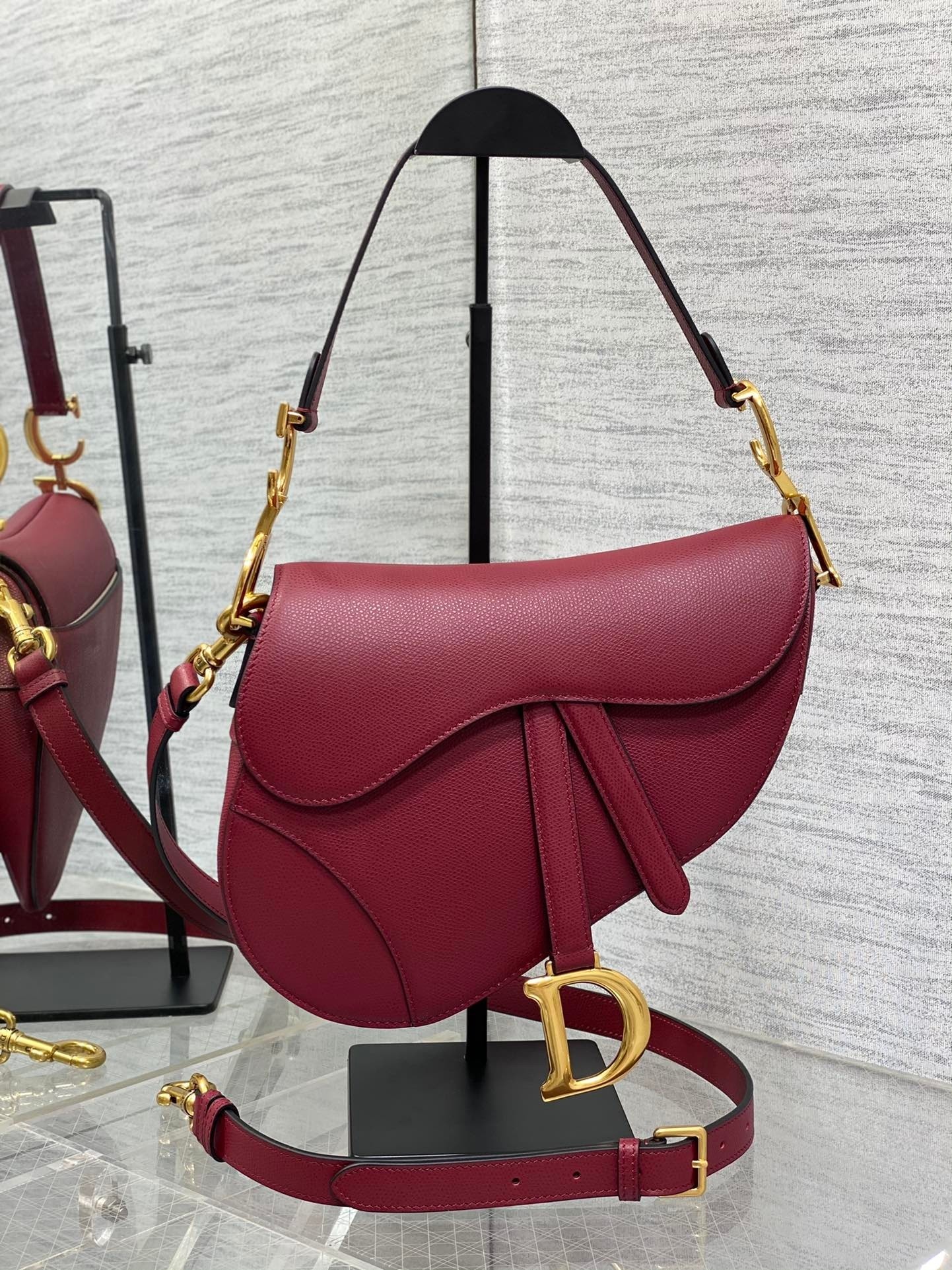 ディオール「Dior」Saddle バッグ グレインドカーフスキン