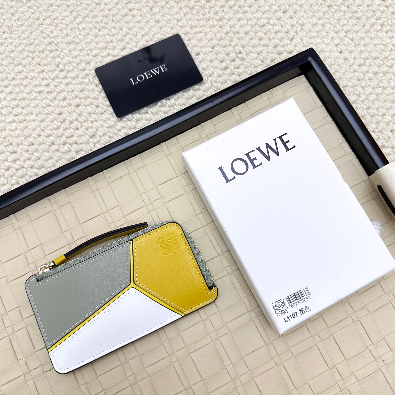 ロエベ「LOEWE」パスケース 12色