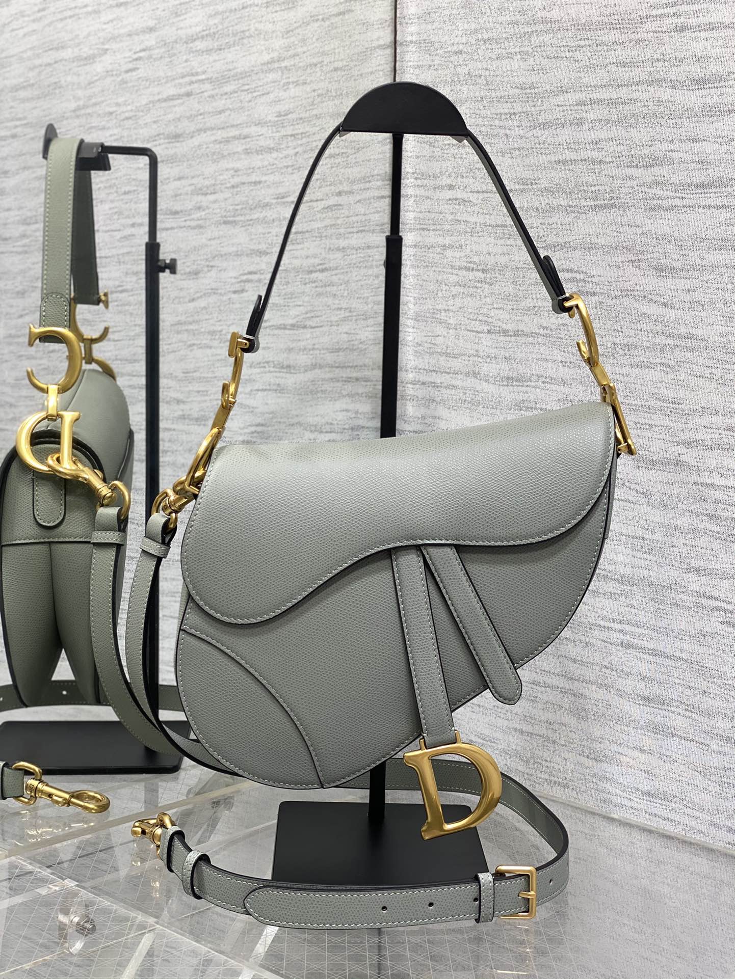 ディオール「Dior」Saddle バッグ グレインドカーフスキン
