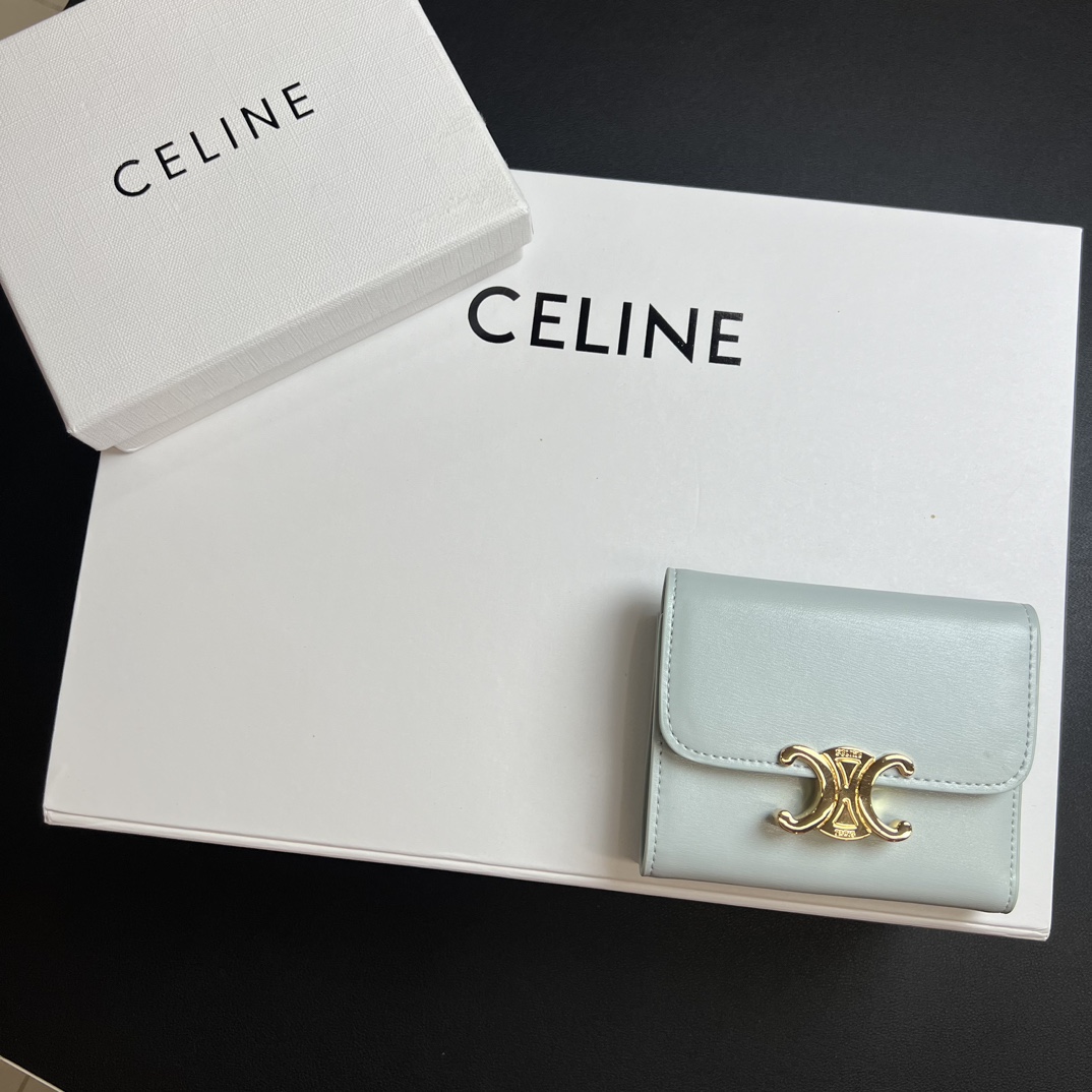 セリーヌ「Celine」スモール フラップウォレット トリオンフ / シャイニーカーフスキン