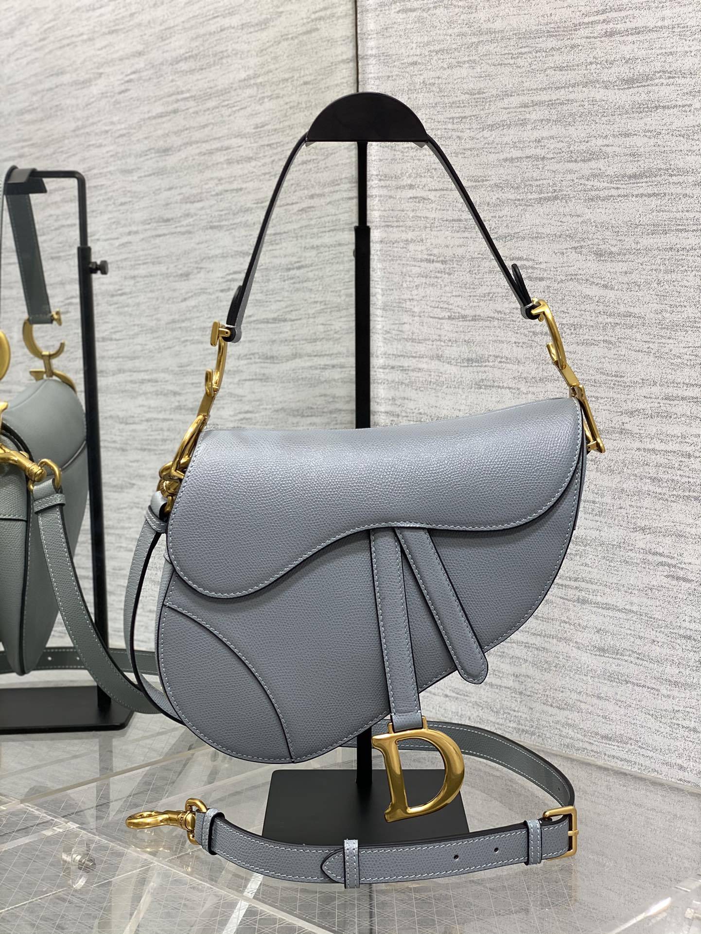 ディオール「Dior」Saddle バッグ グレインドカーフスキン