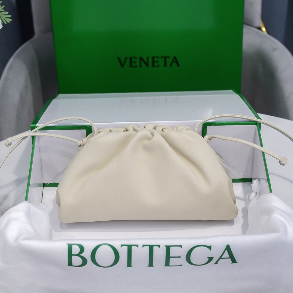 ボッテガ・ヴェネタ「Bottega Veneta」  ミニ クラウド ショルダー＆クラッチバッグ