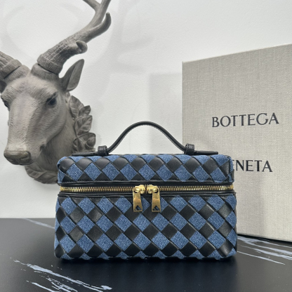 ボッテガ・ヴェネタ「Bottega Veneta」イントレチャート ミニボックスバッグ