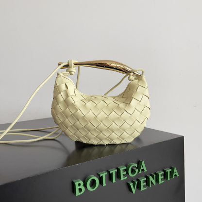 ボッテガ・ヴェネタ「Bottega Veneta」 ミニ サーディンバッグ