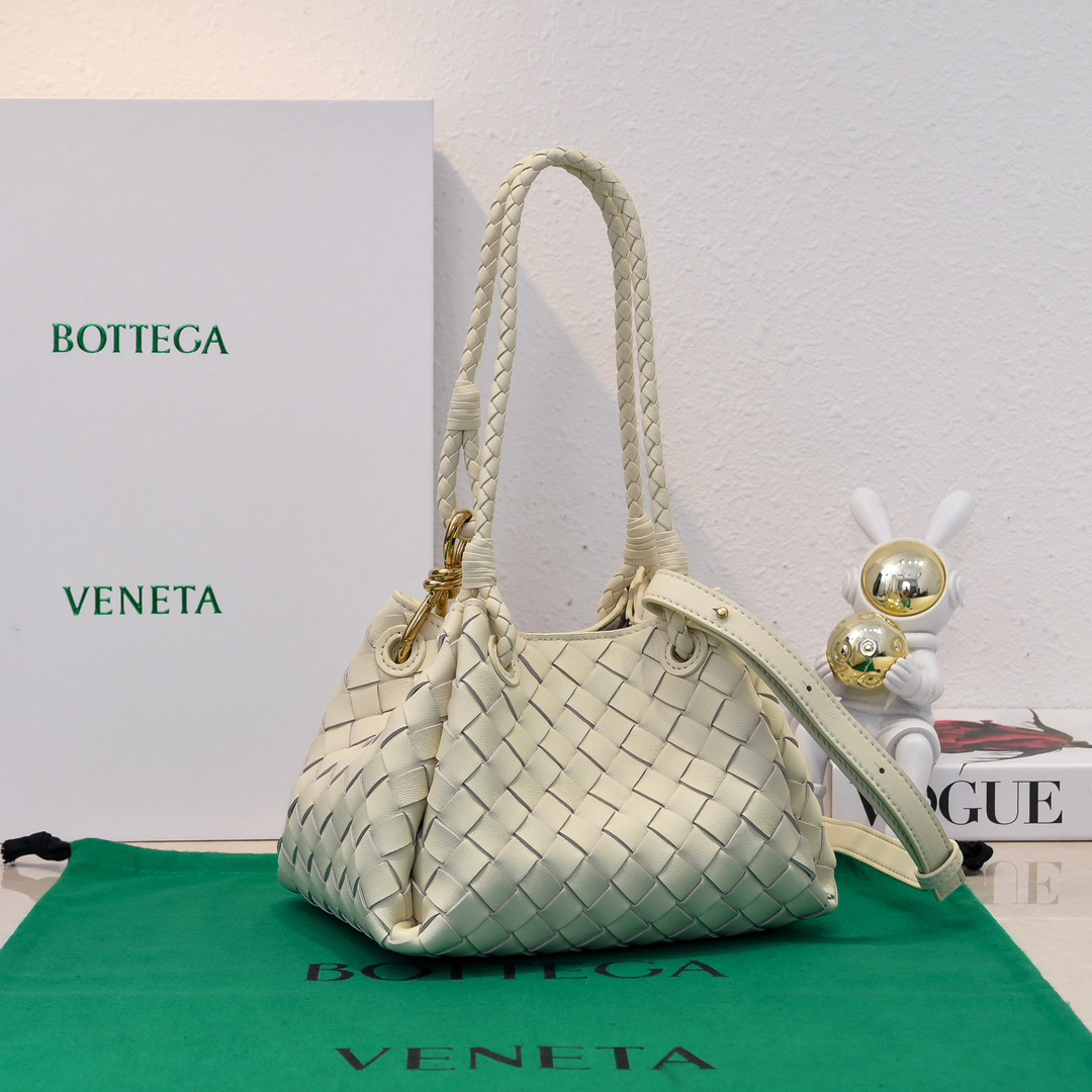 ボッテガ・ヴェネタ「Bottega Veneta」アンディアモ パラシュート マルチバッグ