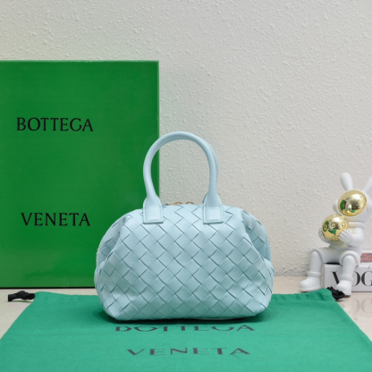 ボッテガ・ヴェネタ「Bottega Veneta」スモール イントレチャート レザー ボウリングバッグ