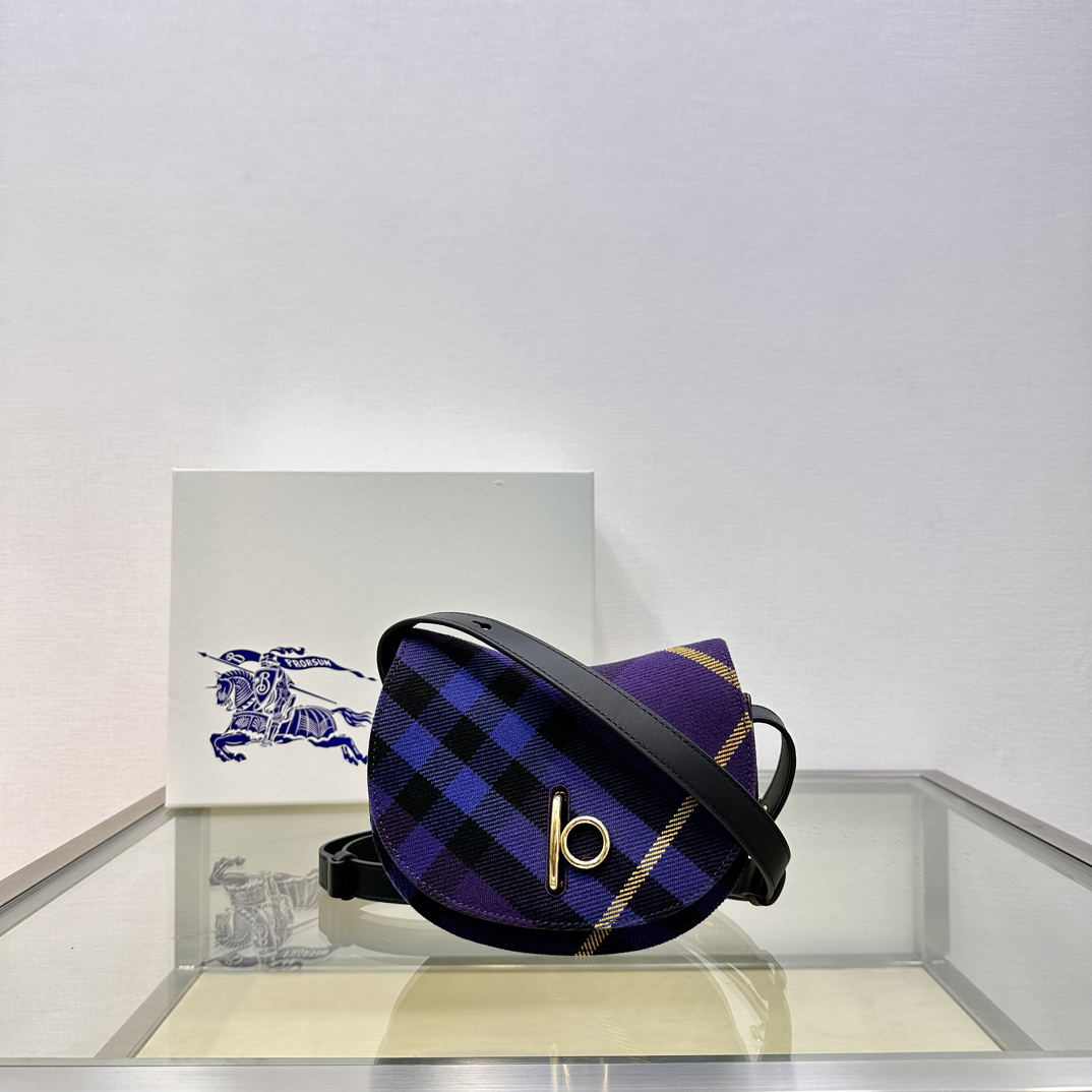 バーバリー「Burberry」ストラクチャードバッグ