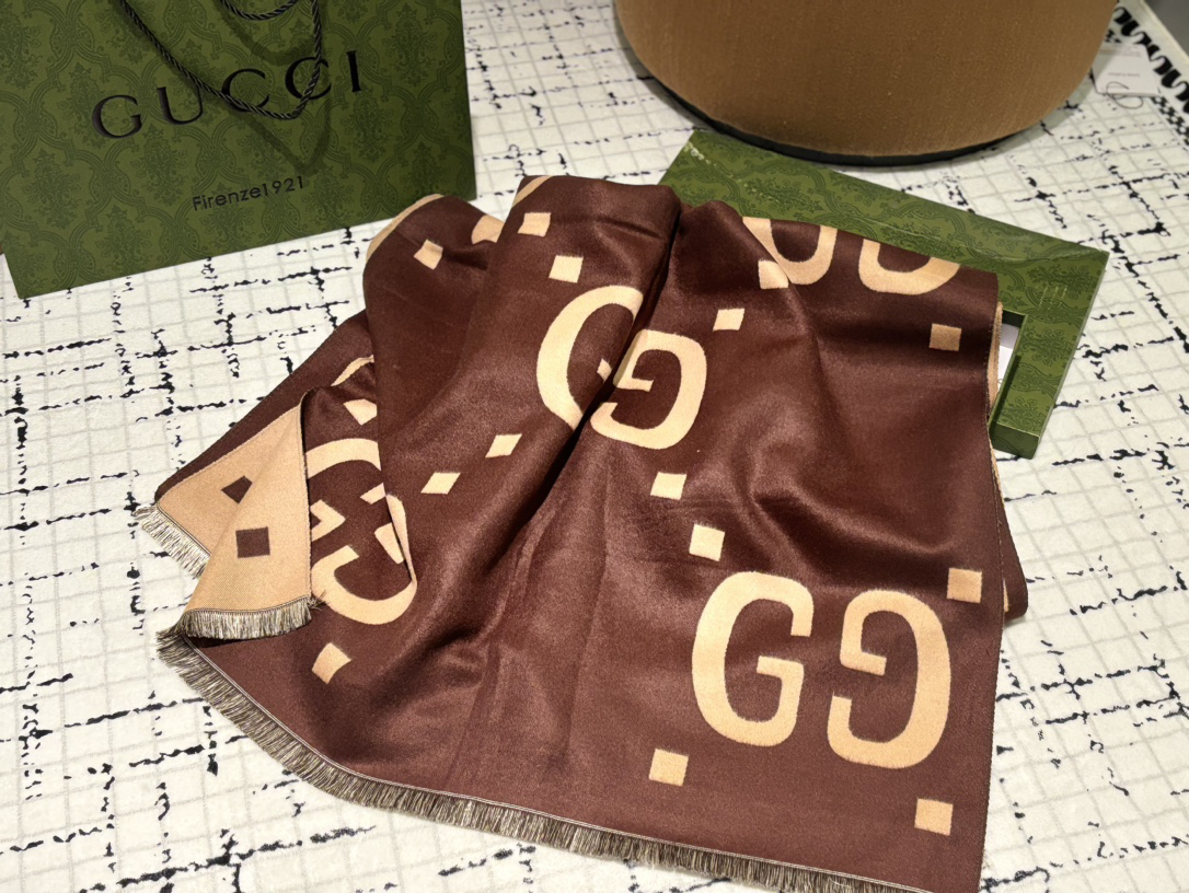 グッチ「Gucci」GG ダブルジャカード ウールマフラー