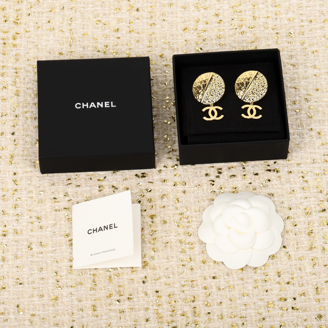 シャネル「Chanel」ラウンドCC ピアス