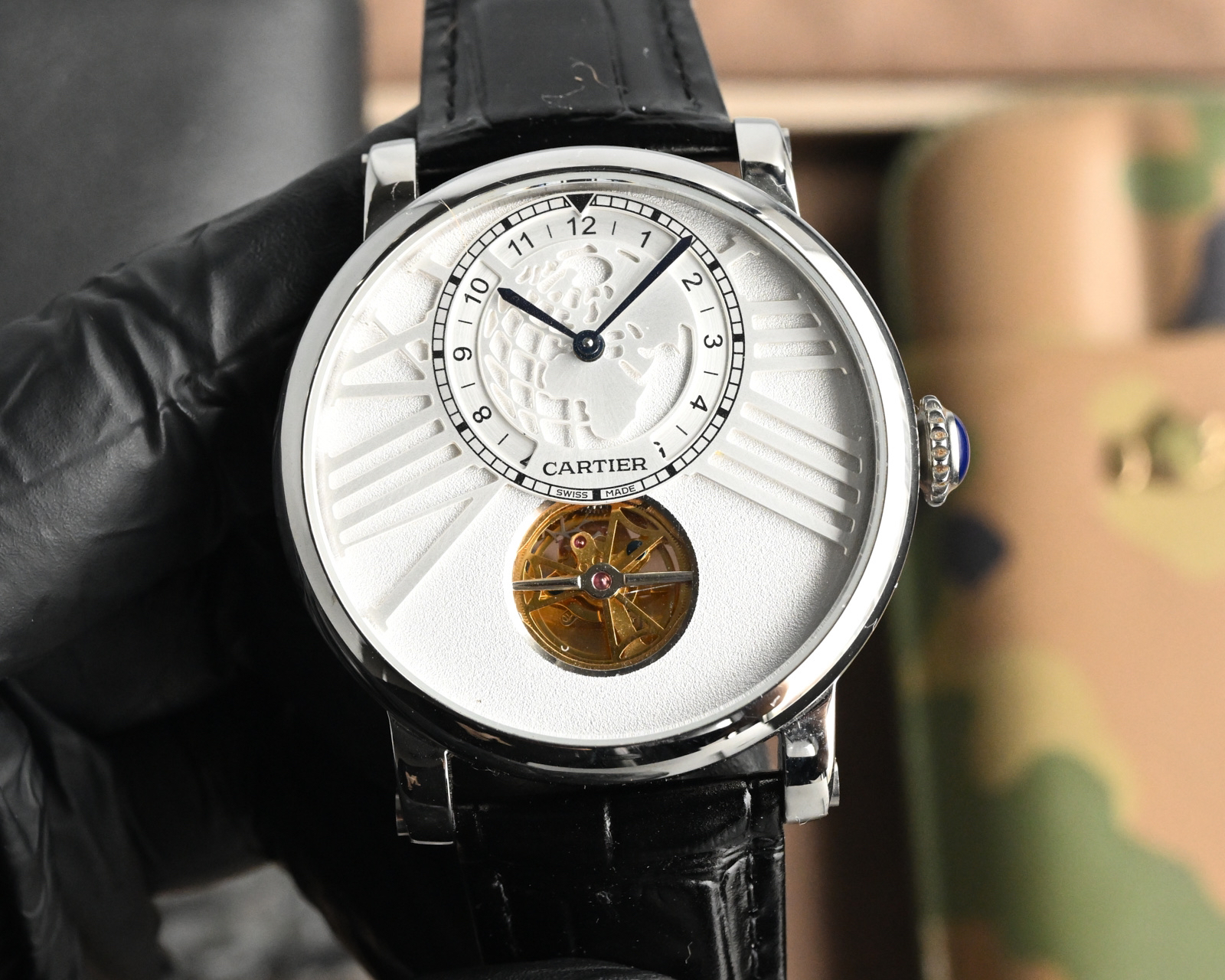 カルティエ「Cartier」CARTIERアースシリーズ腕時計47mm