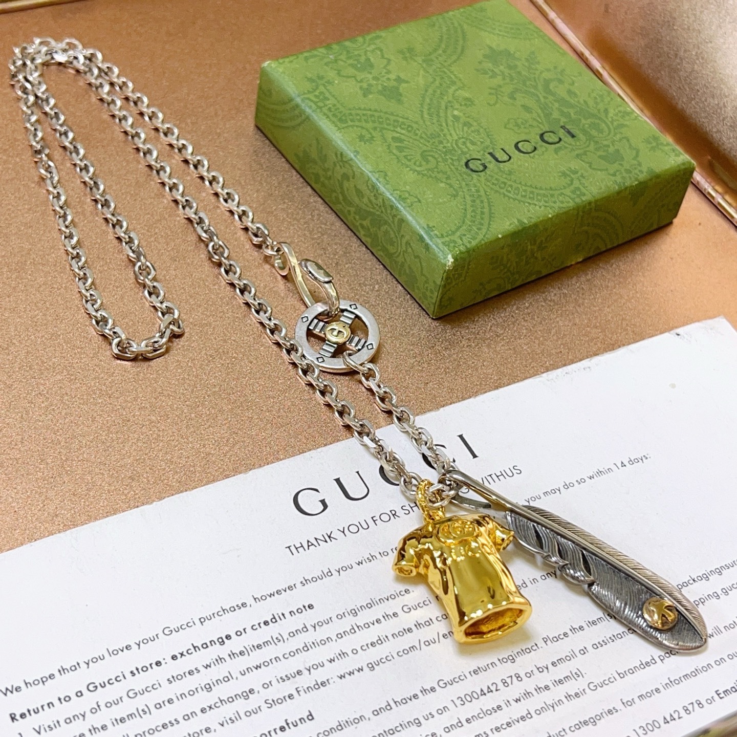 グッチ「Gucci」Anger Forest フェザーペンダントネックレス