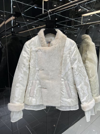 エルメス「Hermès」2025秋冬 ミンクファー ダウンコート