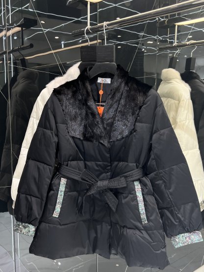 エルメス「Hermès」2025秋冬 ミンクファー ダウンコート