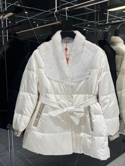 エルメス「Hermès」2025秋冬 ミンクファー ダウンコート